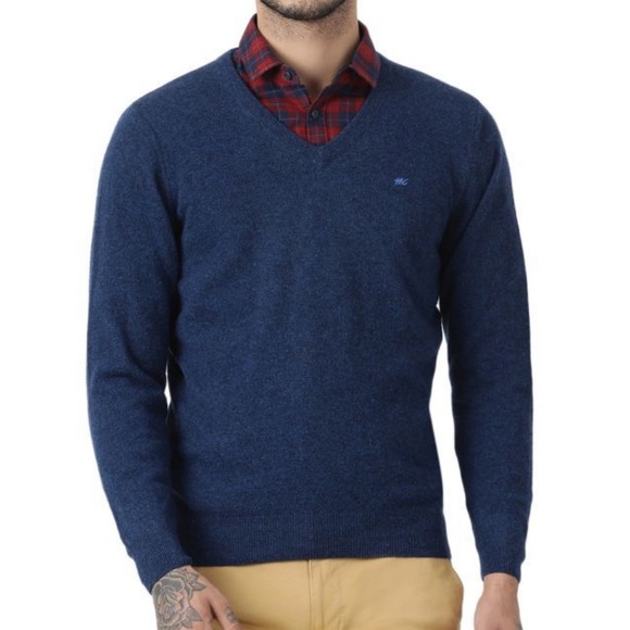 Banana Republic luxury blend (silk, cotton, cashmere) v neck sweater - Main Image